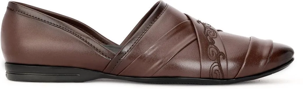 Buxton Ethnic Shes For Men Brown Color.