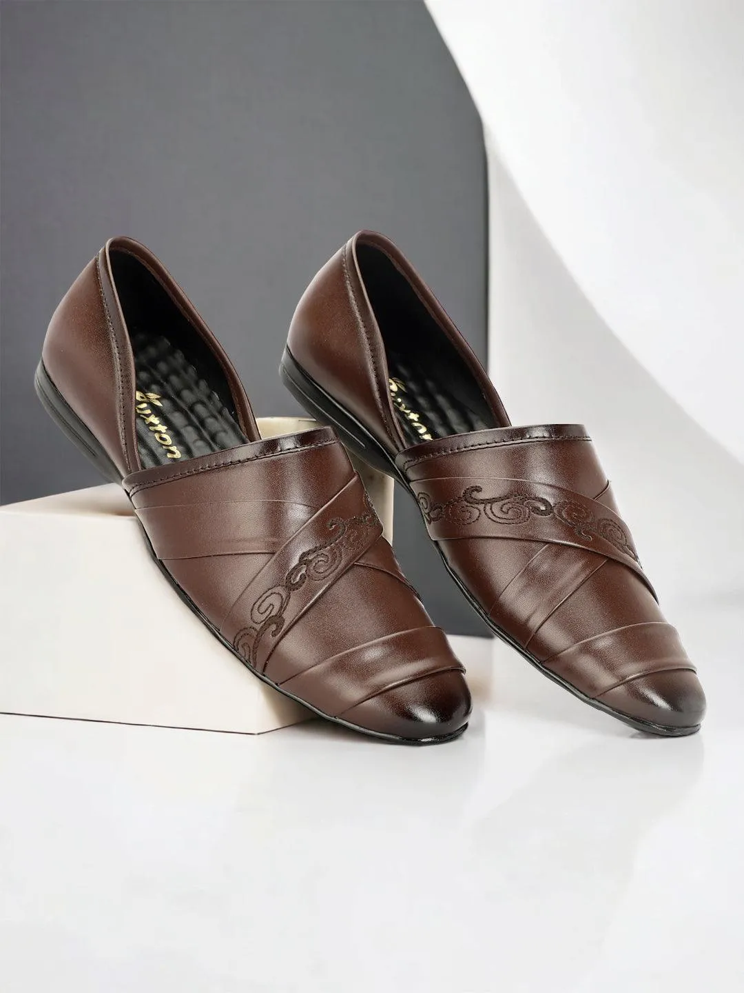 Buxton Ethnic Shes For Men Brown Color.