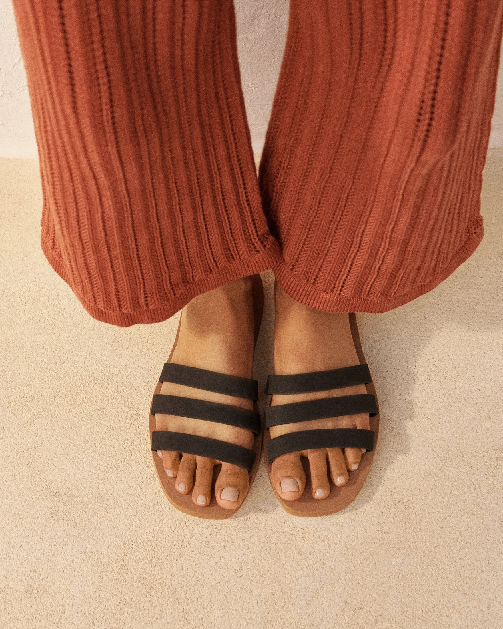 Eva Three Bands|Swim Sandals - O04ED - Honolulu Black Cuero