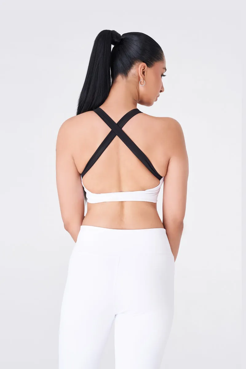 Sleek White Sports Bra & Legging Set