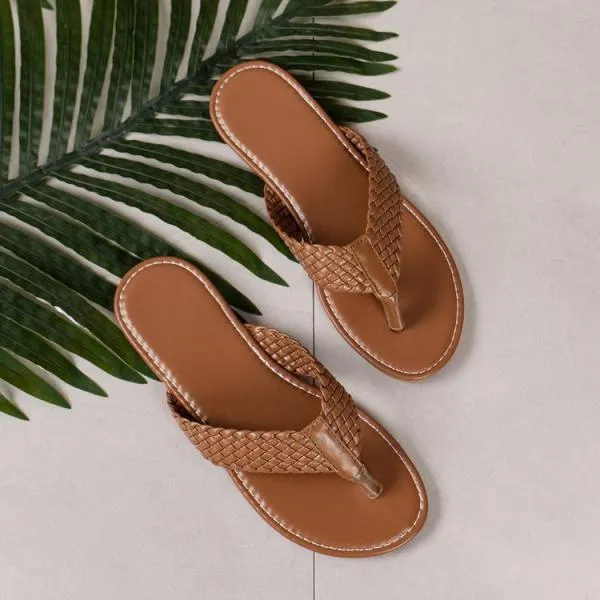 Women's Fashionable Braided Flat Beach Flip Flops 64307447S