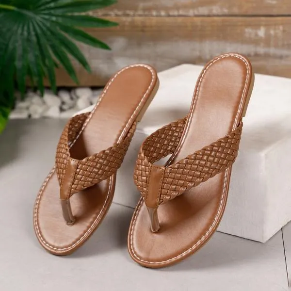 Women's Fashionable Braided Flat Beach Flip Flops 64307447S