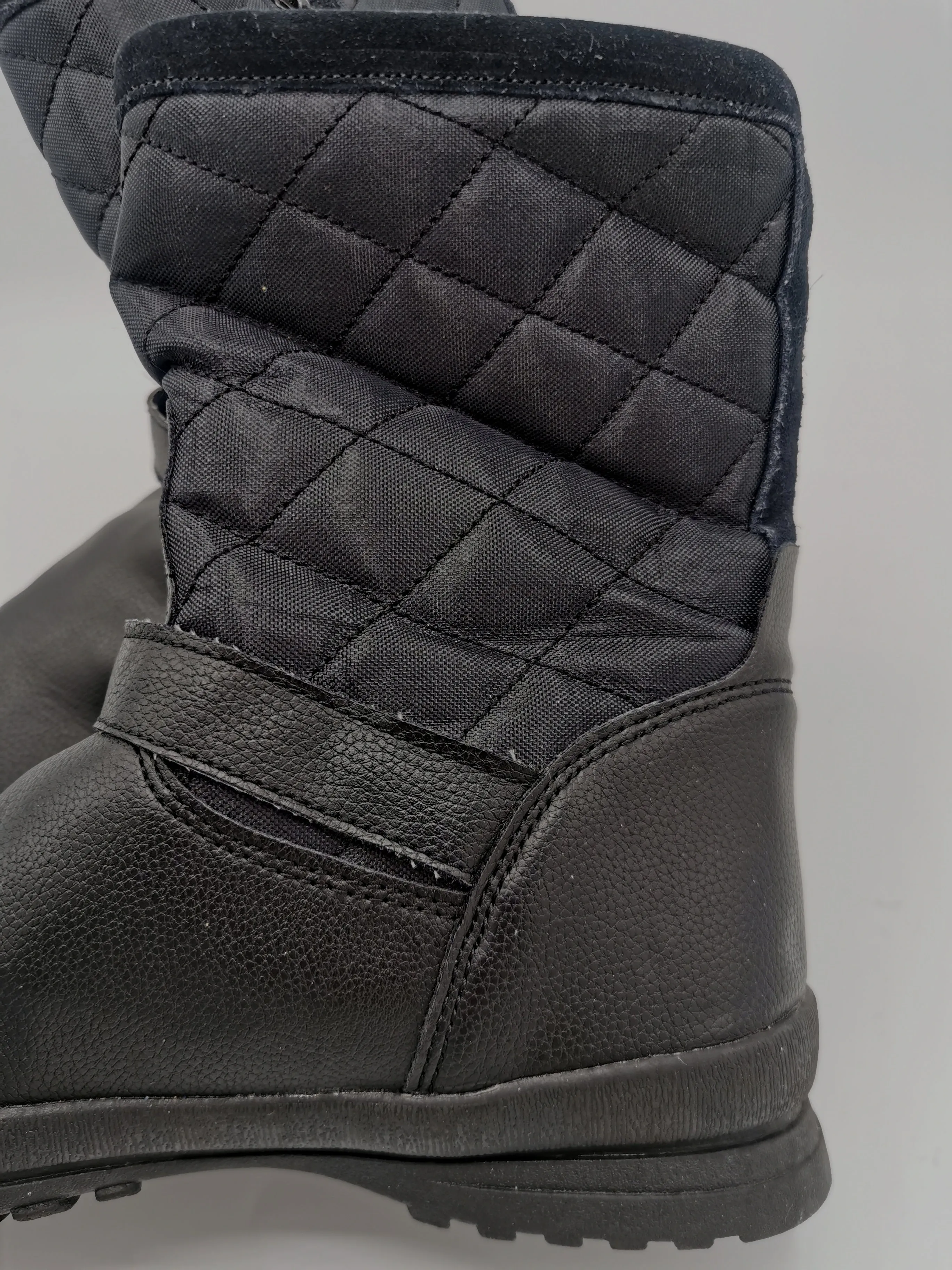 WOMENS SIZE 7 - LONDON FOG, Black Winter Ankle Boots EUC B23