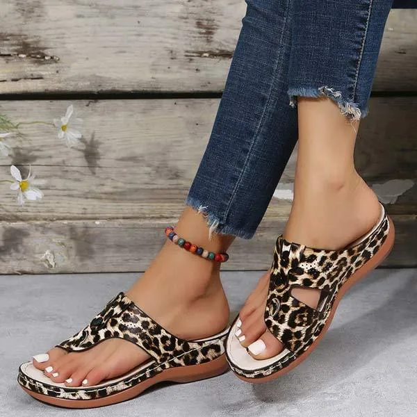 Women's T-Strap Buckled Flat Beach Sandals 16301356C